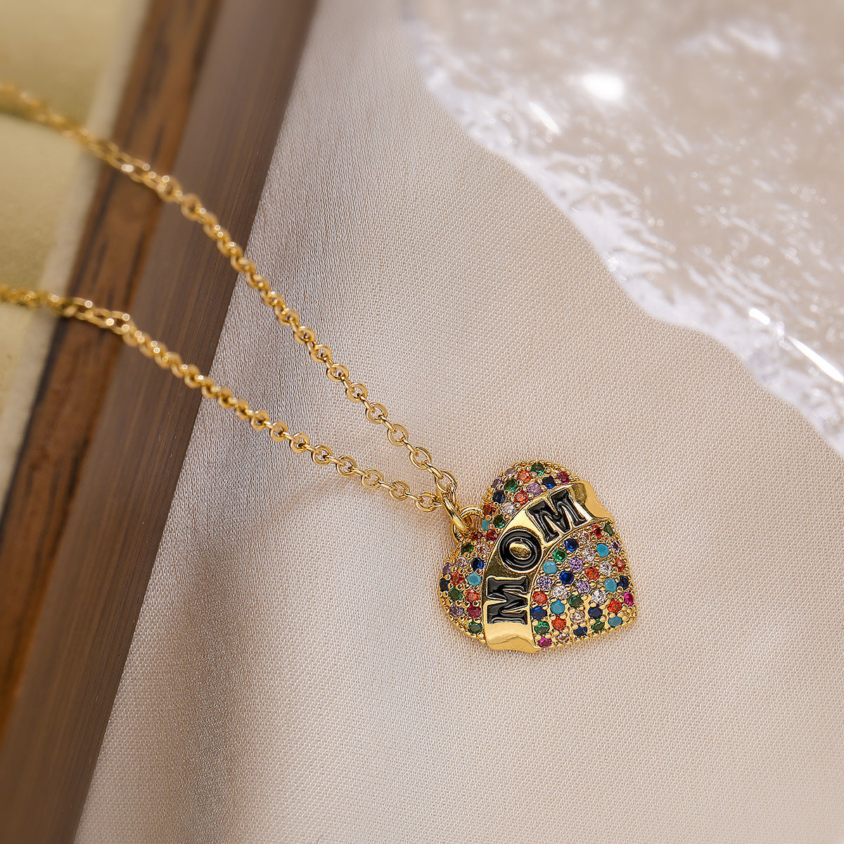 Minimalist Heart-Shaped Copper Pendant Necklace with 18K Gold Plating and Zircon Accents for Women