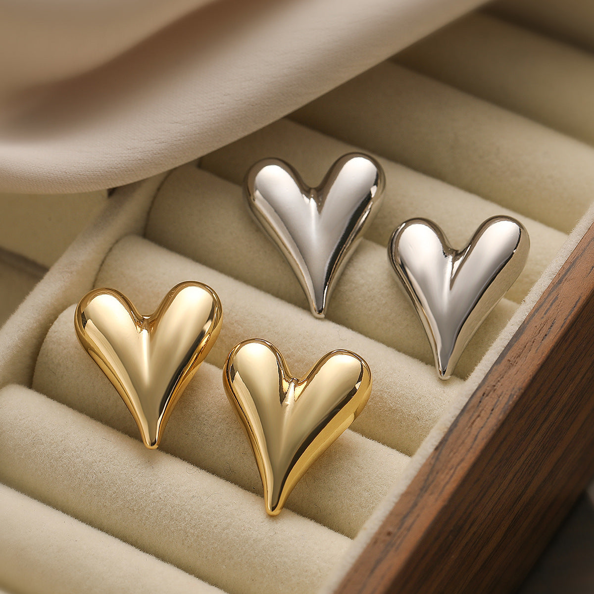 Orecchini a perno da donna a cuore liscio placcati oro rame geometrici minimalisti