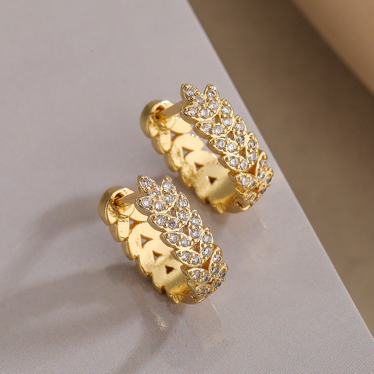 Orecchini a perno da donna minimalisti, irregolari, geometrici, a fiore, placcati in oro, in rame, con design a spiga di grano