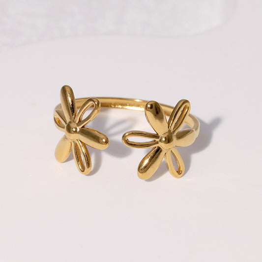 Anillo Abierto Ajustable Minimalista con Flores de Margarita en Acero Inoxidable con Acabado Chapado para Mujer