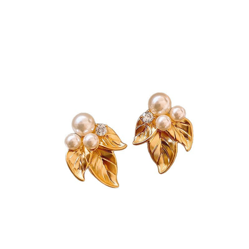 Elegantes pendientes de perlas con forma de hoja, de estilo vintage francés, para mujer, con postes de acero chapado