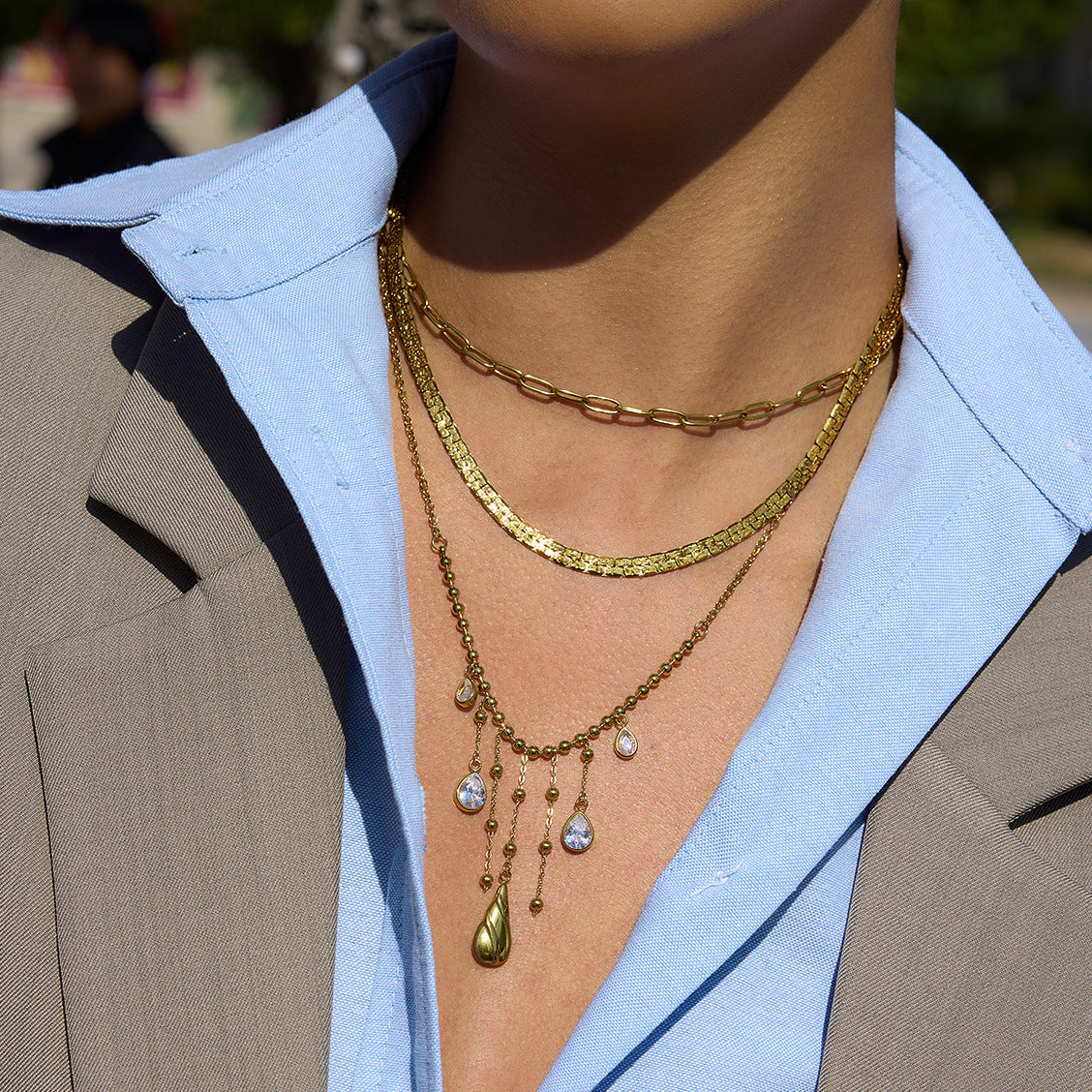 Collana Pendente a Nappa Fashion-Forward in Acciaio al Titanio con Intarsio di Zirconi su Catena in Acciaio Inossidabile da Donna