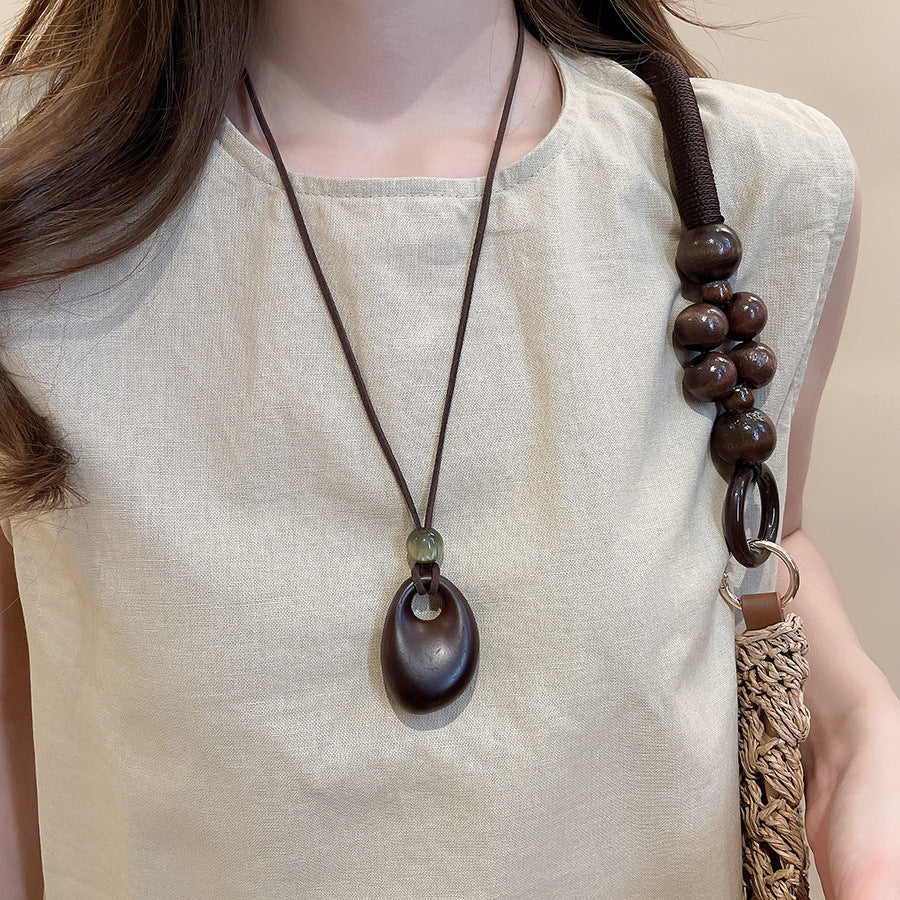 Collana con ciondolo geometrico in acrilico stile retrò da donna con charm in lega, fatta a mano, catena a strati alla moda minimalista