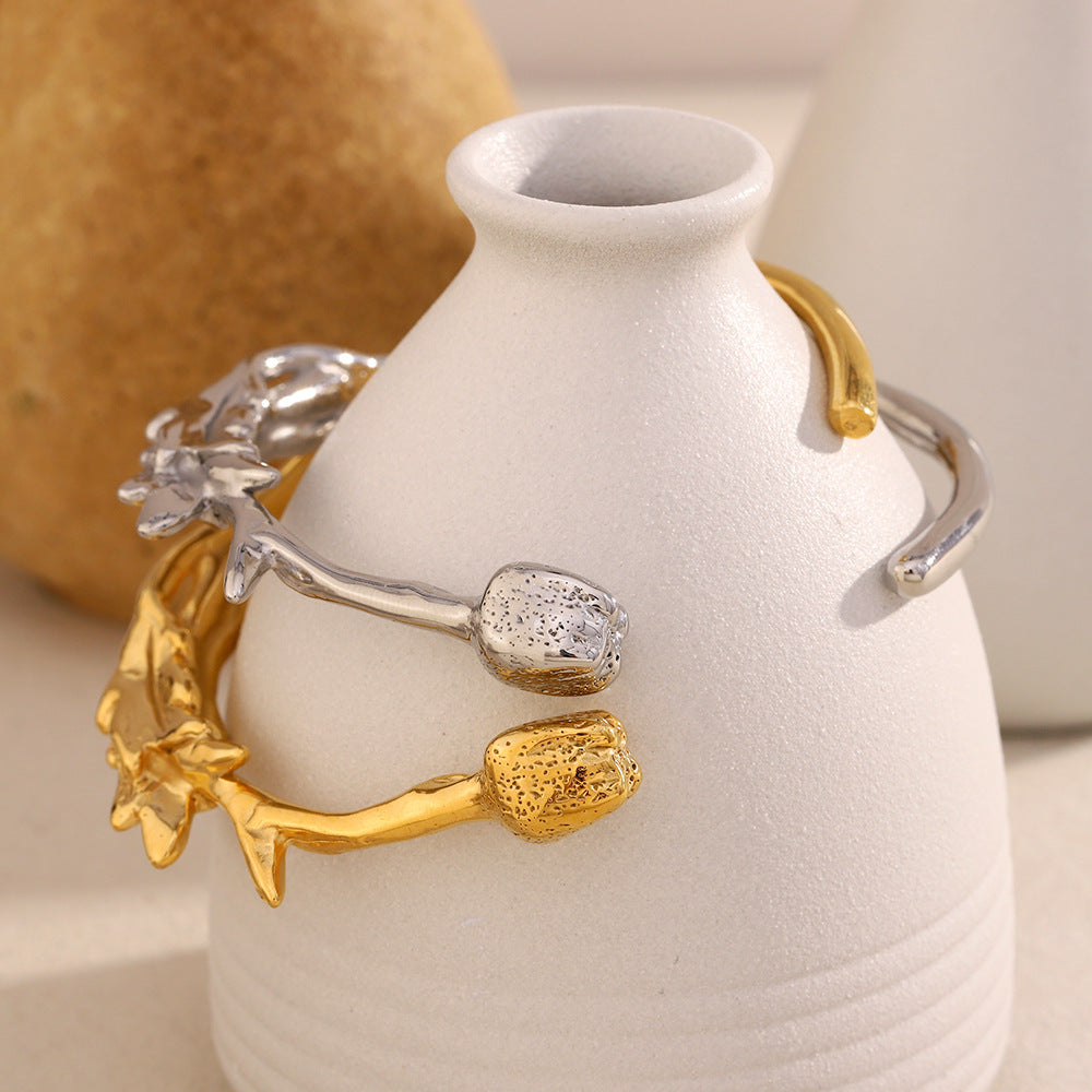 Fashionable Minimalist Flower-Shaped Stainless Steel Plated 18K Gold Bracelet for Women