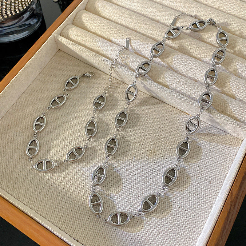 Vintage Sweet Geometric Round Titanium Steel Plated Necklace for Unisex
