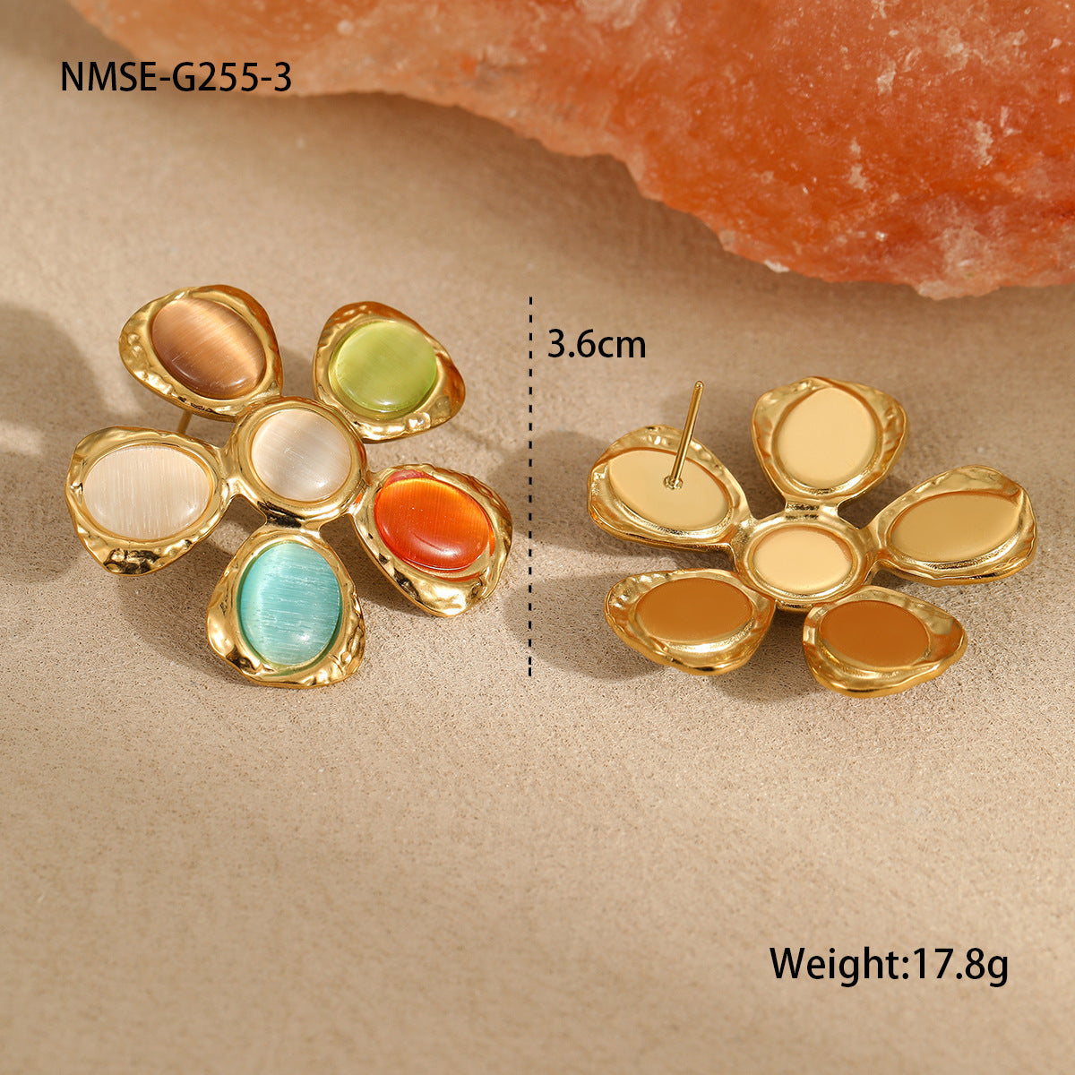 Orecchini a forma di fiore con texture martellata stile Instagram vintage in acciaio inossidabile con placcatura in oro 18 carati e dettagli in pietra occhio di gatto