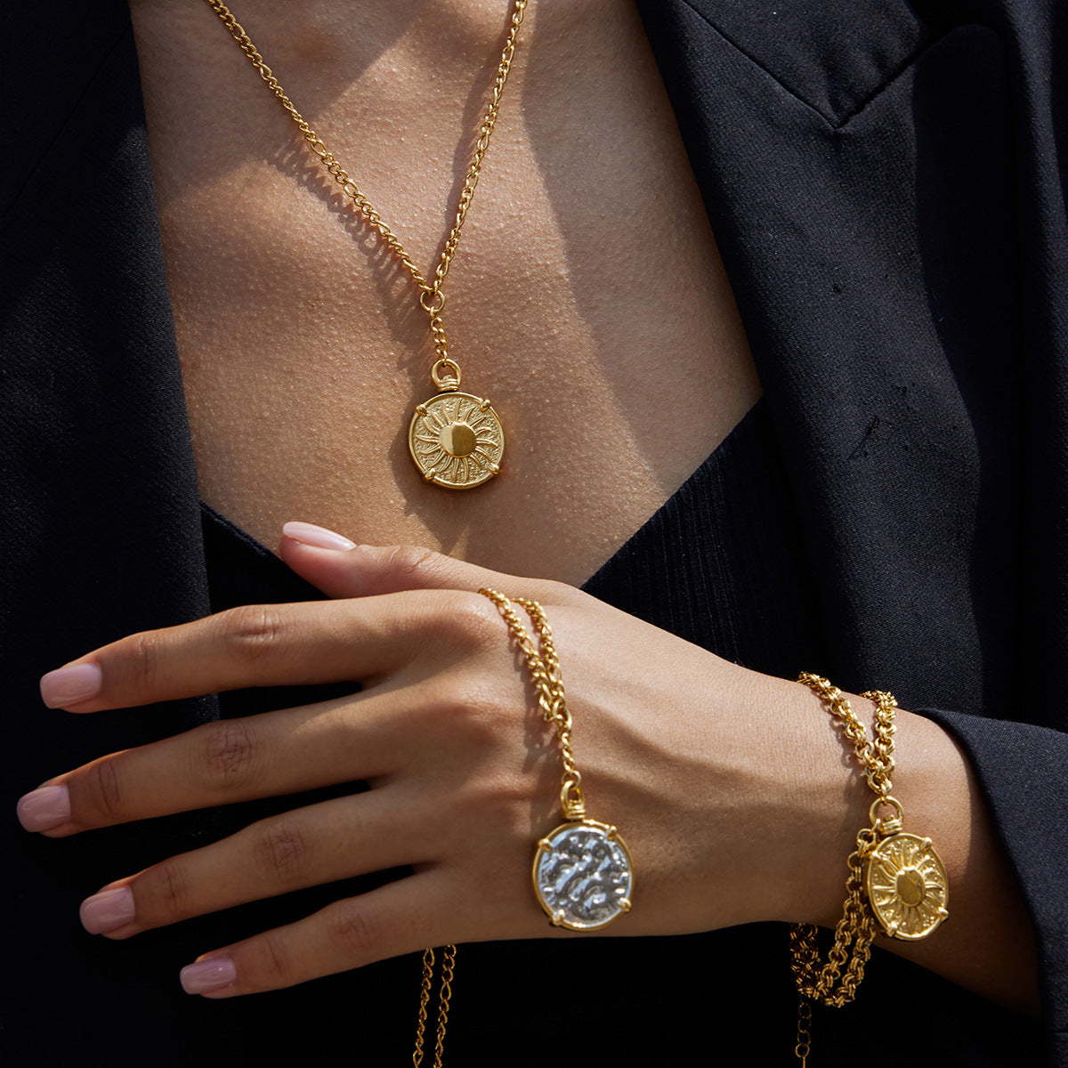 Conjunto de collar y pulsera vintage minimalista de acero de titanio con ancla y temática náutica con acabado chapado para mujer