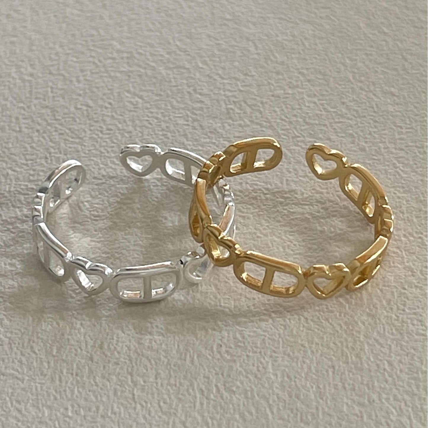 Anillo abierto de plata de ley 925 con diseño de línea geométrica y forma de corazón minimalista para mujer