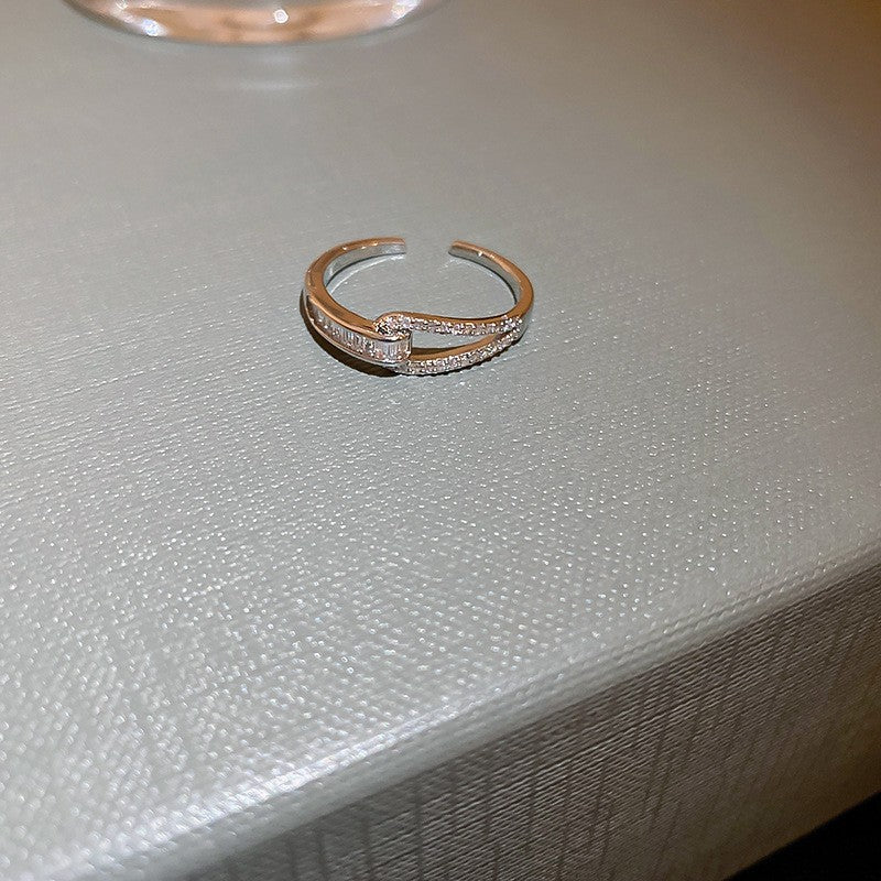 Anello elegante e geometrico ispirato alle perle con intarsio in zircone da donna, anello minimalista alla moda da dito indice, gioielli di lusso per le mani