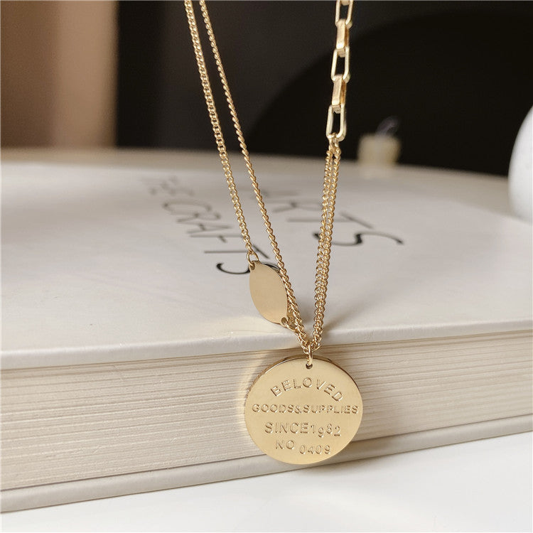 Collana con ciondolo rotondo geometrico minimalista da donna in acciaio al titanio con finitura placcata