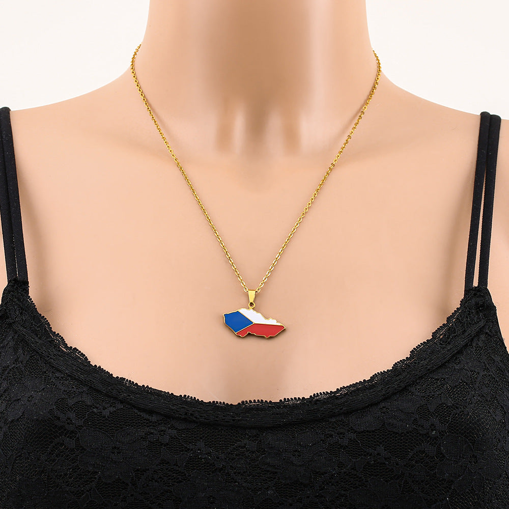 Collana con Ciondolo Vintage Smaltato con Bandiera della Mappa Ceca in Acciaio al Titanio e Catena a O per Unisex