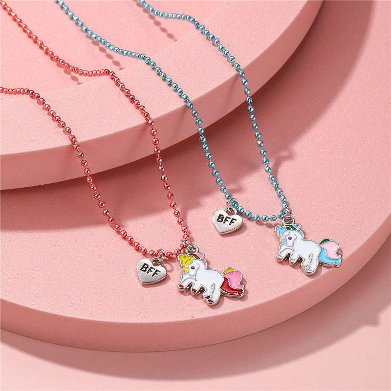 Collana con Ciondolo Unicorno Cartone Animato per Bambini Realizzata in Lega con Finitura Smaltata su Catena di Perline