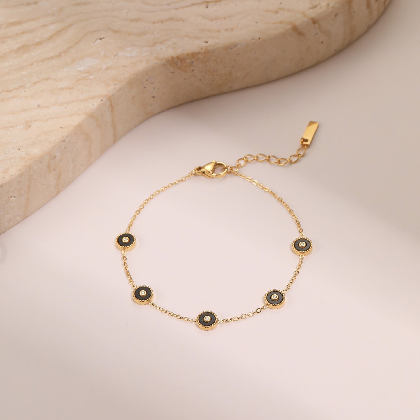 Bracciale elegante geometrico in acciaio inossidabile con madreperla e placcatura in oro 18 carati da donna