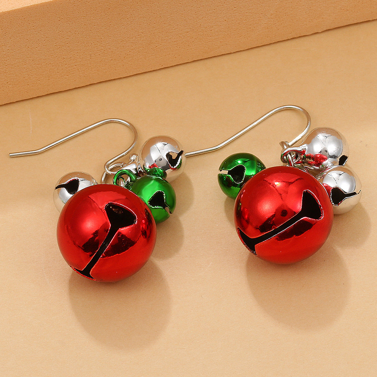 Pendientes de Navidad geométricos estilo Ins para mujer con esmalte de copo de nieve, reno y cascabel.