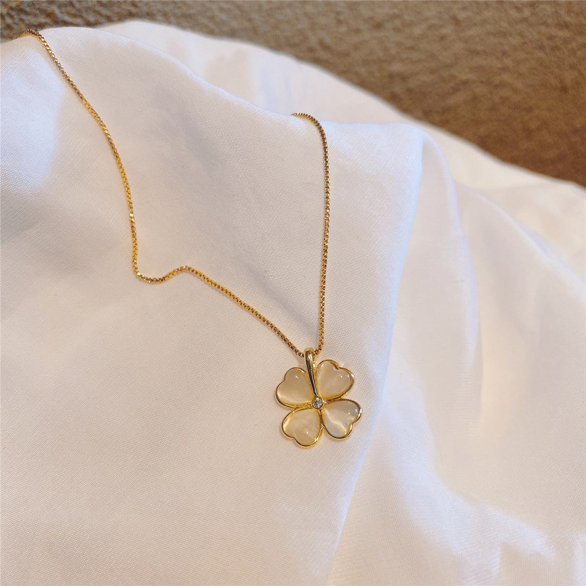 Collana Originale da Donna con Catena a Serpente in Acciaio al Titanio Geometrico e Intarsi in Strass