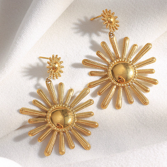 Aretes colgantes minimalistas de girasol en acero inoxidable con baño de oro de 18K para mujer