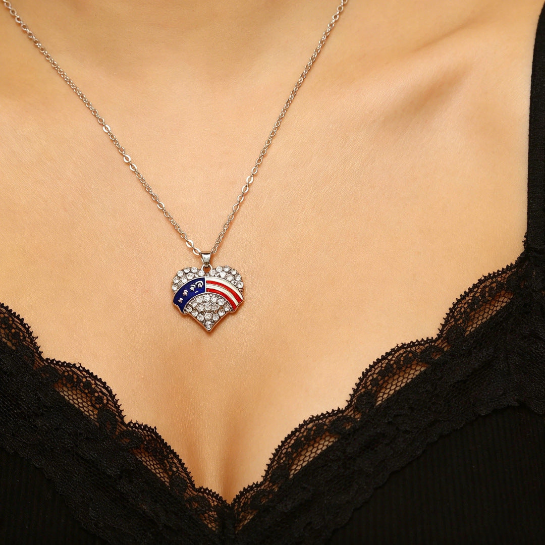 Set di collane placcate in lega con ciondoli a forma di stella e cuore intarsiati di strass, stile minimalista, da donna