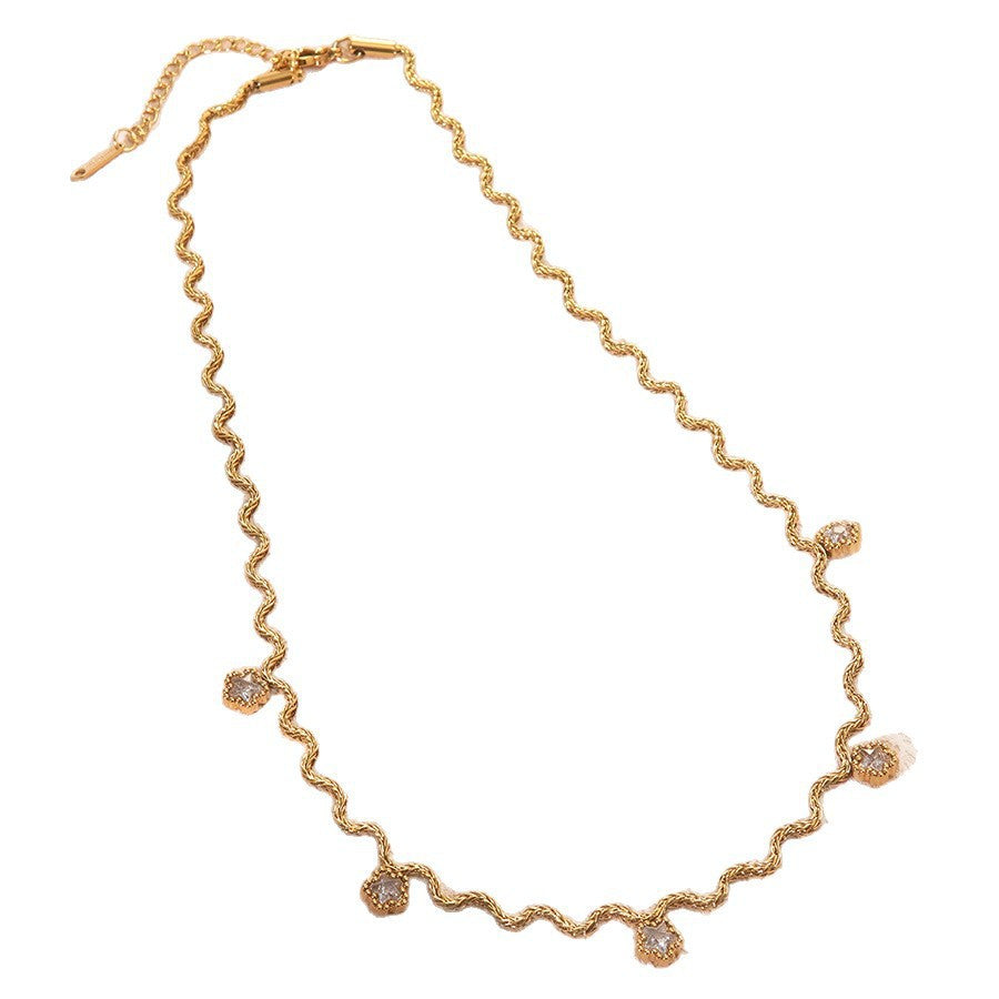 Collana da donna in acciaio inossidabile placcato oro di lusso con stella e zirconi cubici