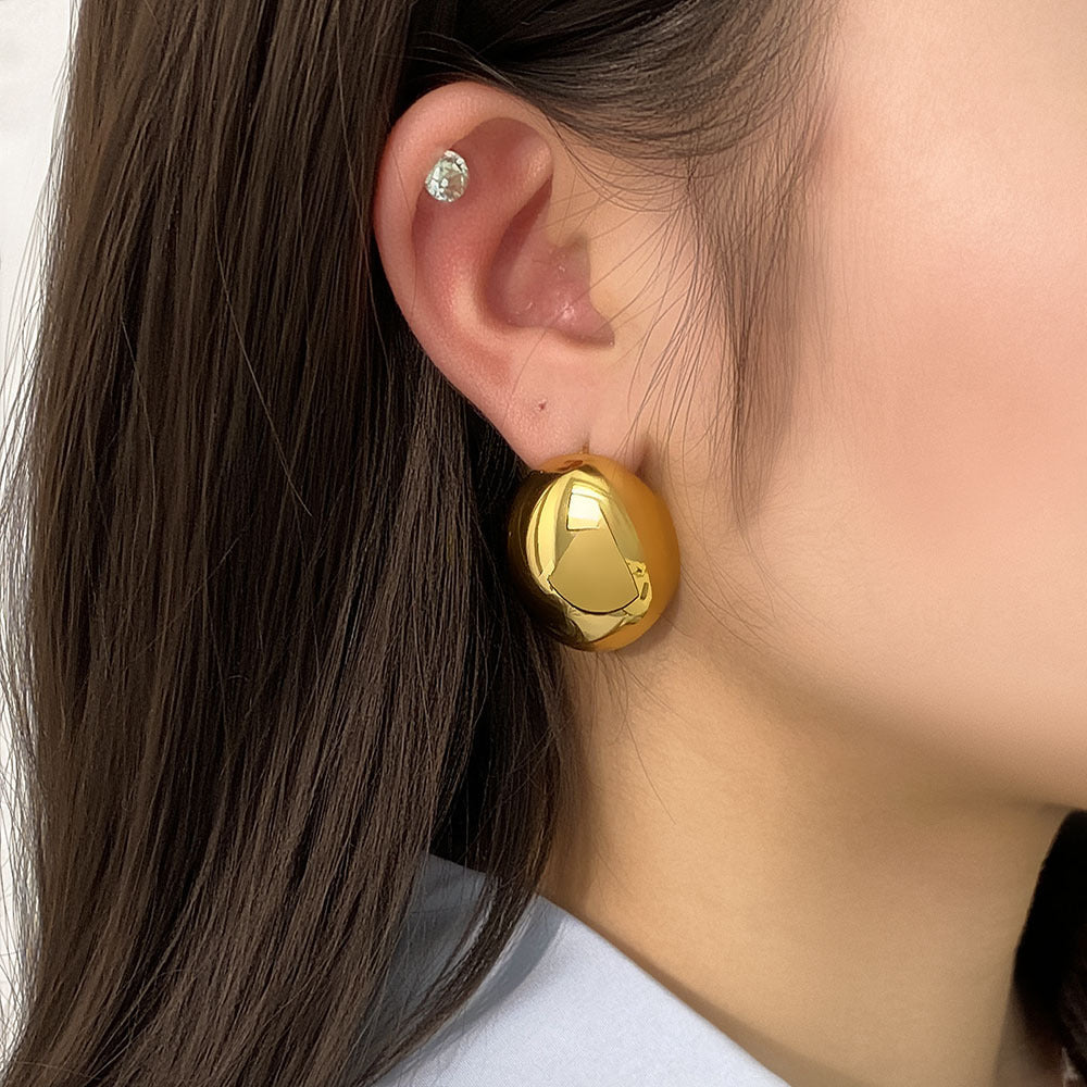 Collana con ciondolo ovale geometrico in acciaio inossidabile lucidato placcato oro 18 carati da donna
