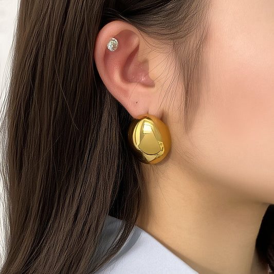 Collar con colgante de óvalo geométrico de acero inoxidable pulido con chapado en oro de 18 quilates para mujer