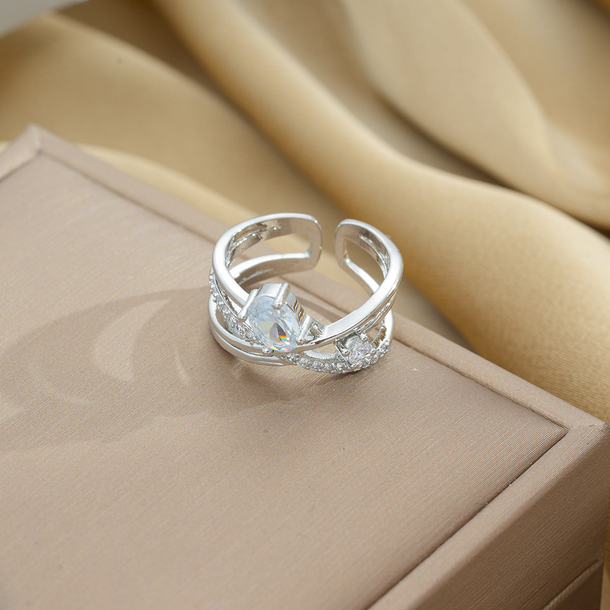 Anello in Acciaio al Titanio Geometrico Minimalista con Accenti di Zirconia per Donna Gioielli alla Moda con Fascia Aperta Regolabile