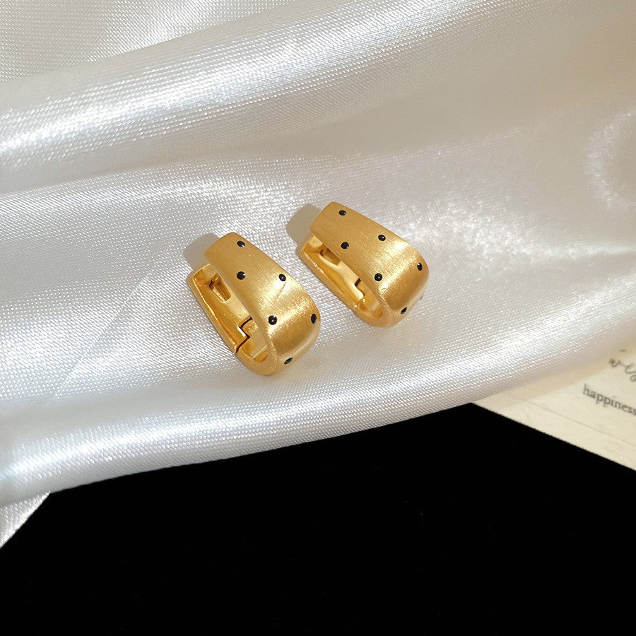 Orecchini a perno geometrici minimalisti in metallo con finitura placcata da donna, gioielli per l'orecchio lussuosi, alla moda e versatili per tutti i giorni