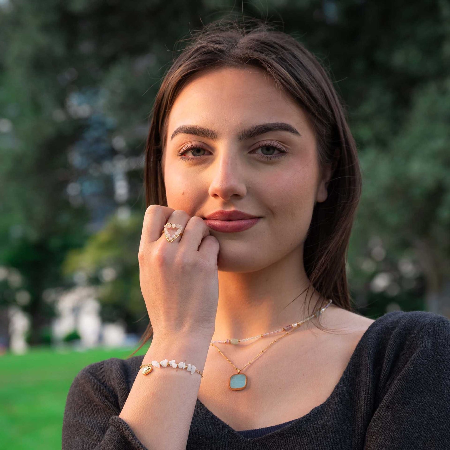 Anello Minimalista a Cuore in Acciaio Inox con Placcatura Oro 18K e Intarsio in Pietra Naturale da Donna