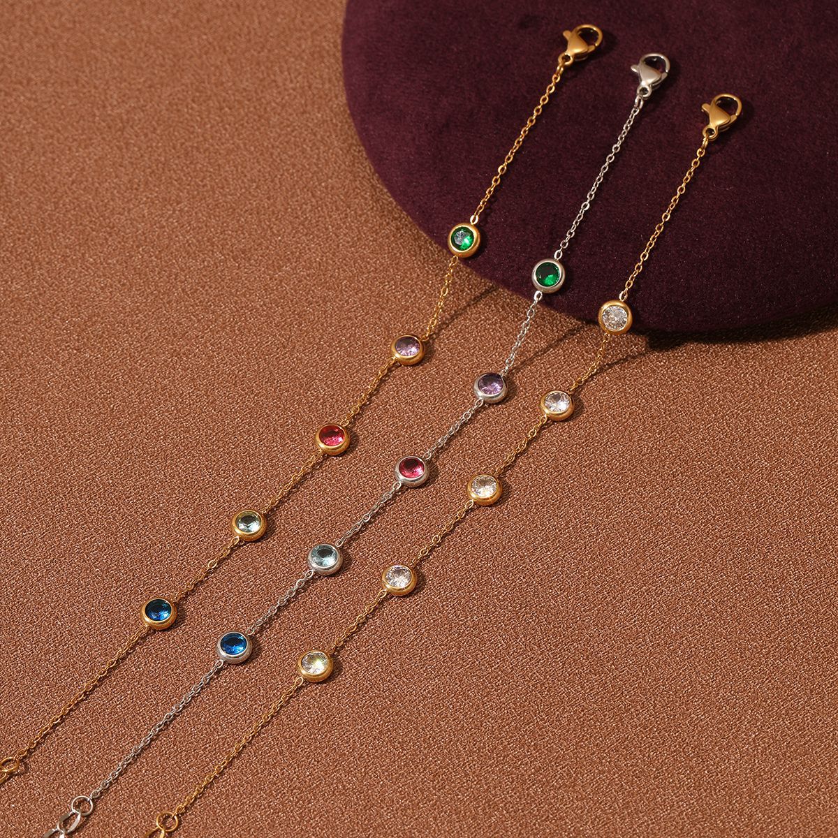 Pulsera de acero inoxidable con diseño geométrico redondo y diamantes de imitación para mujer, acabado chapado, aspecto lujoso, resistente al deslustre