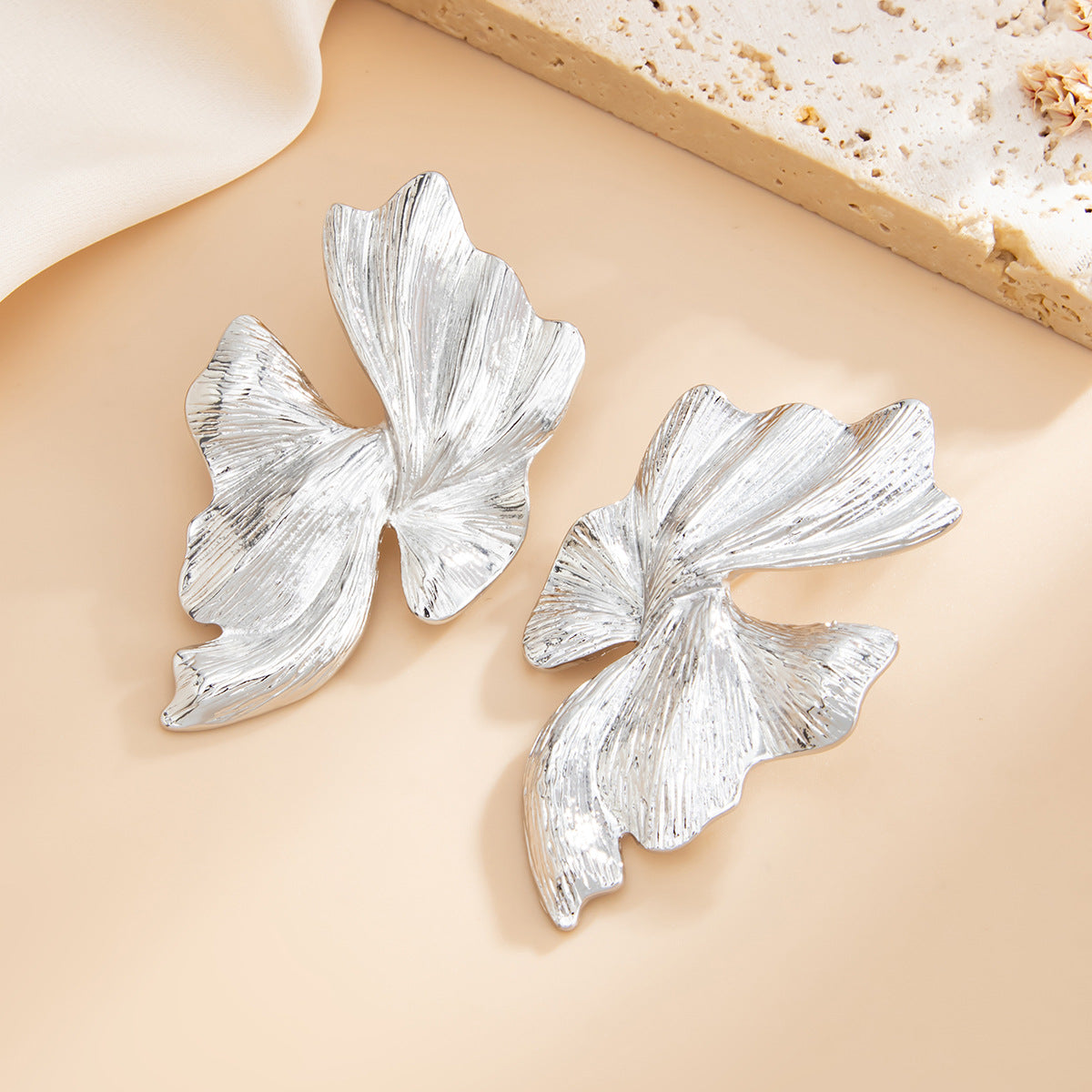 Sweet Punk Plated Alloy Floral Plant Earrings for Women