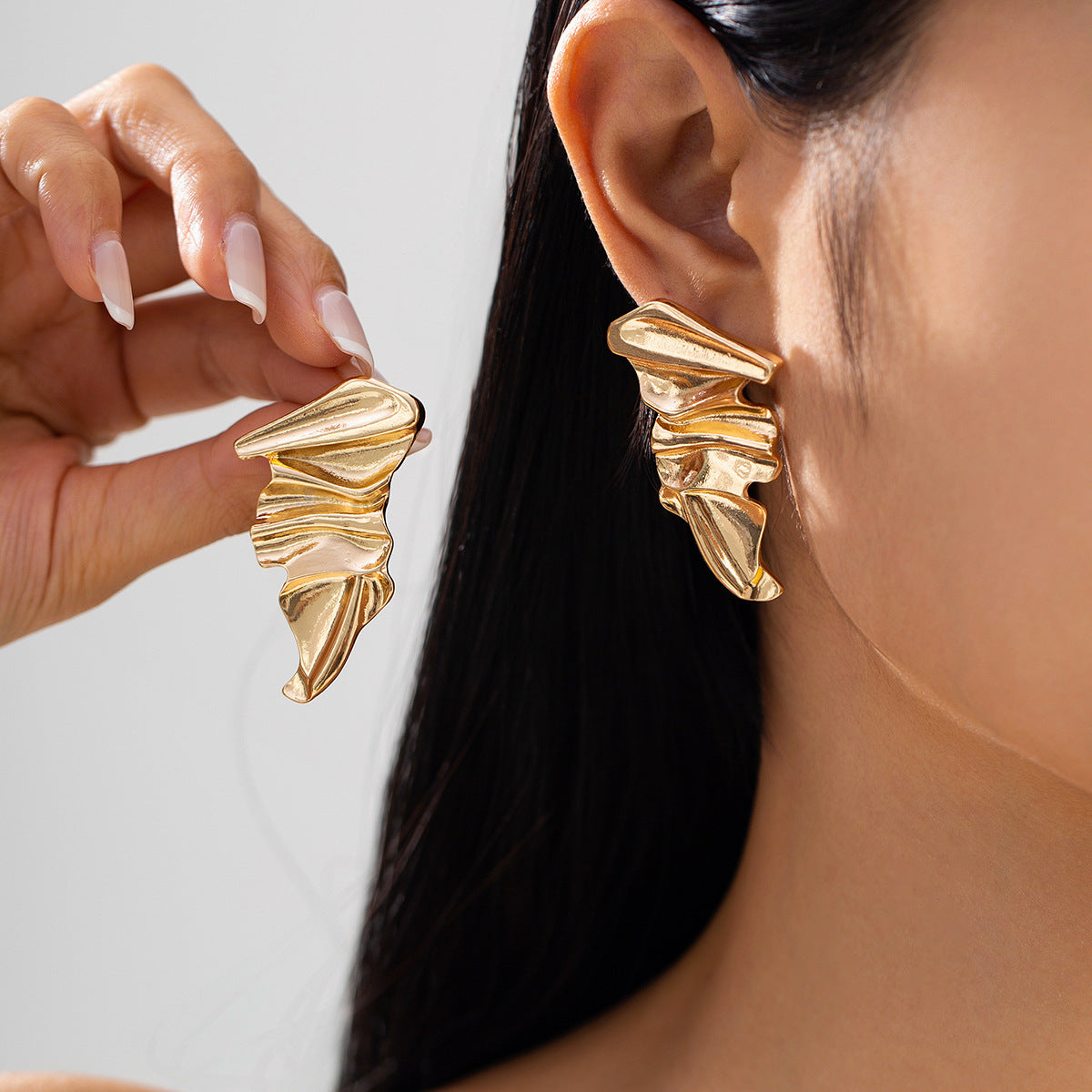Exaggerated Geometric Pleated Zinc Alloy Plated Earrings for Women