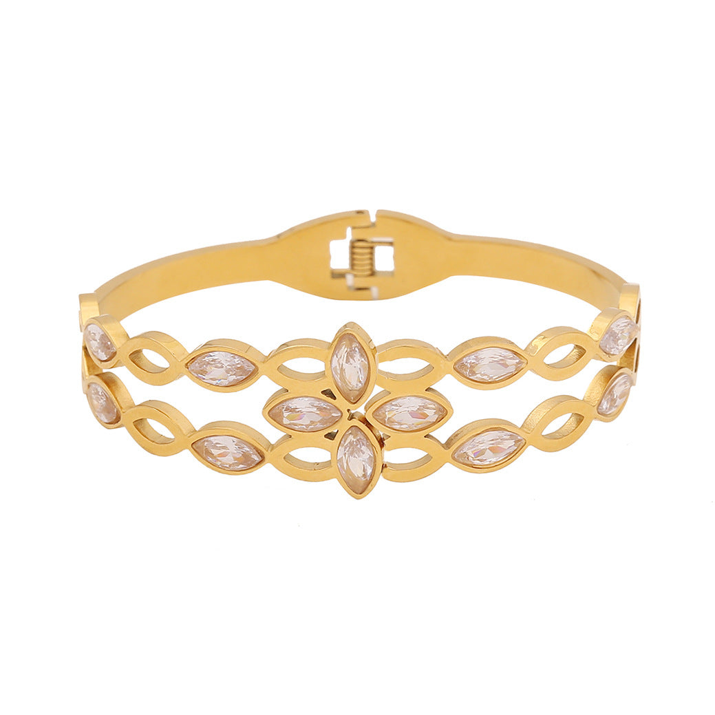 Bracciale Minimalista con Farfalla e Fiori in Acciaio Inox con Finitura Placcata