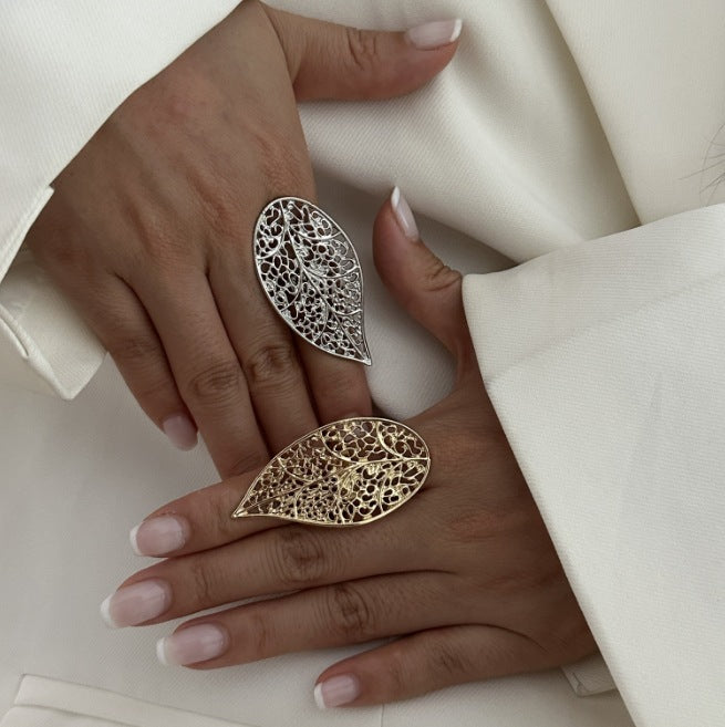 Anello in lega placcato ondulato, geometrico irregolare, vuoto, elegante e casual da donna
