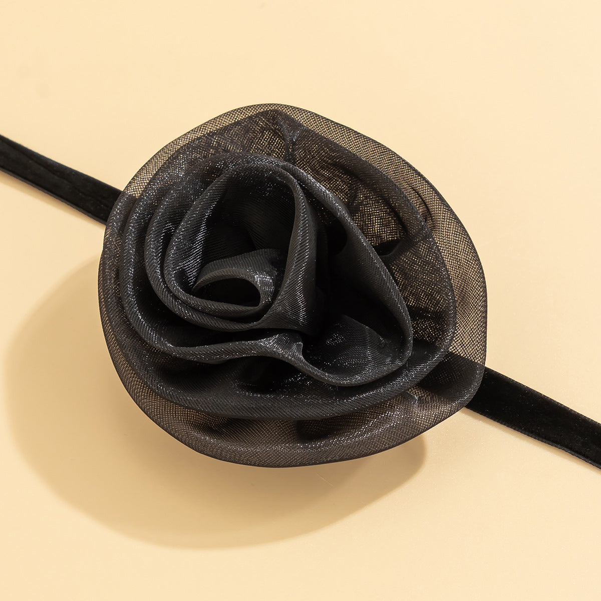 Vintage Floral Choker Necklace for Women with 3D Rose Design and Lace Accents on Velvet Band