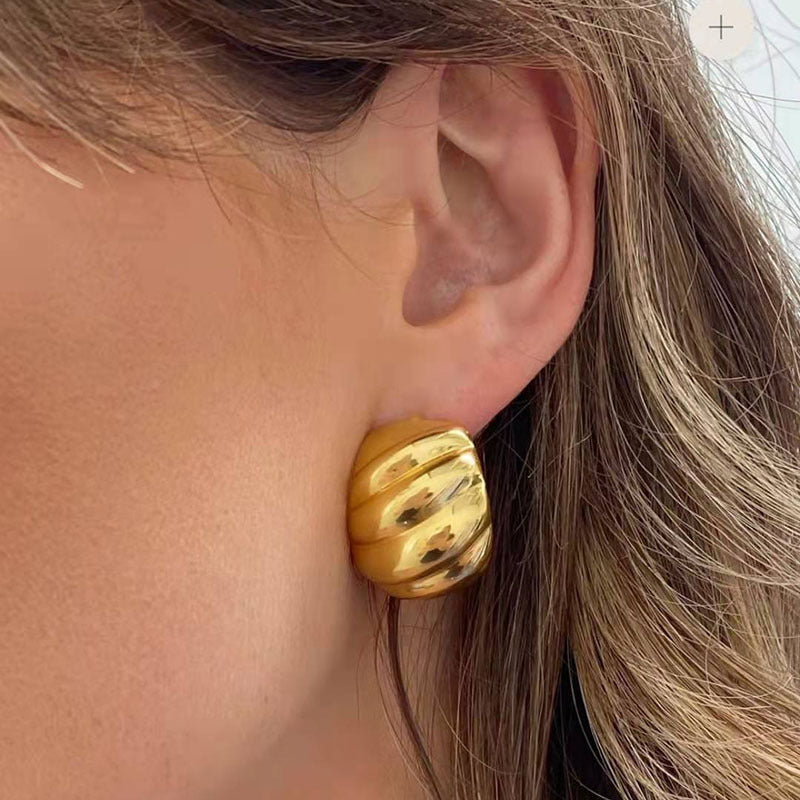 Orecchini minimalisti in acciaio inossidabile a forma di ape, con finitura galvanica, da donna