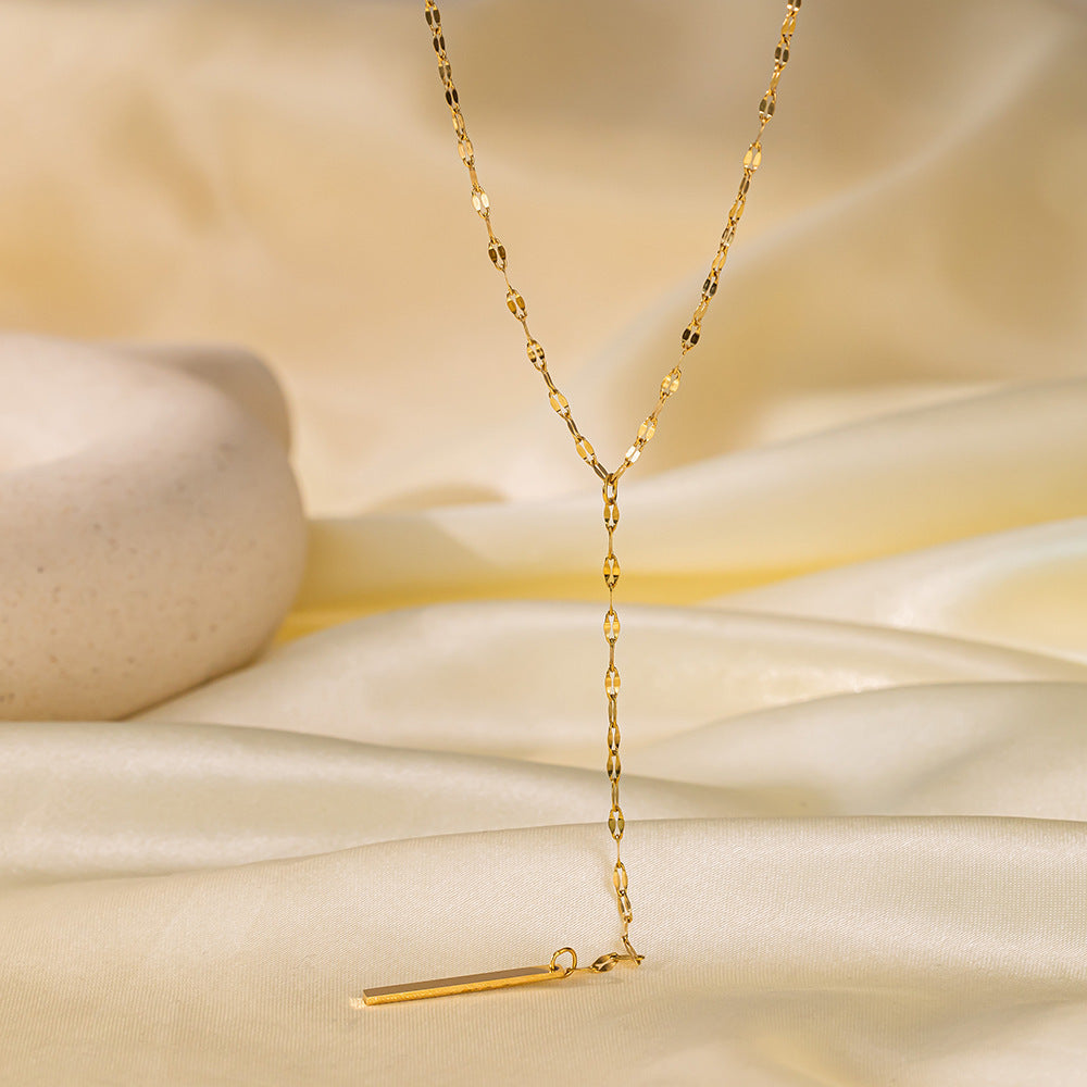 Collana a Y con ciondolo a labbra minimalista in acciaio al titanio placcato oro con nappe lunghe da donna