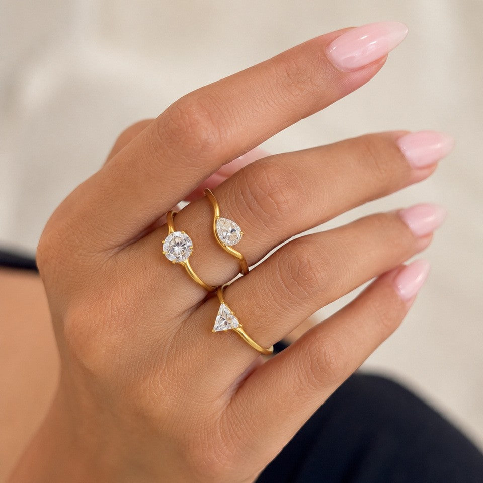 Elegant 18K Gold Plated Stainless Steel Teardrop Ring with Cubic Zirconia Inlay for Women
