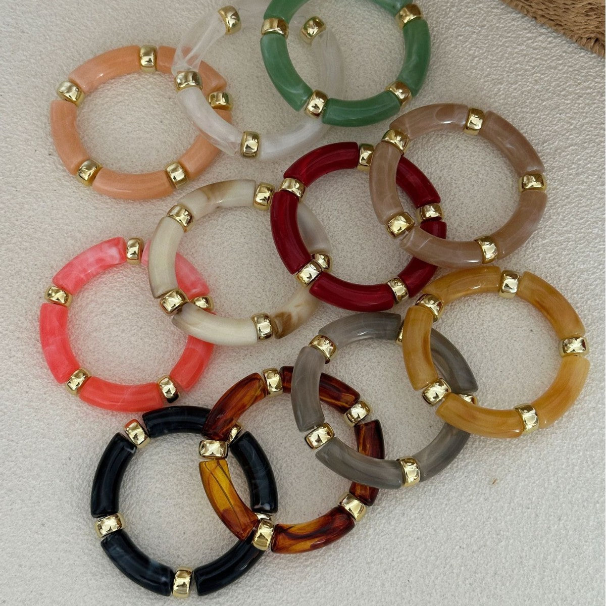 Bracciale Tondo in Acrilico con Placcatura Geometrica