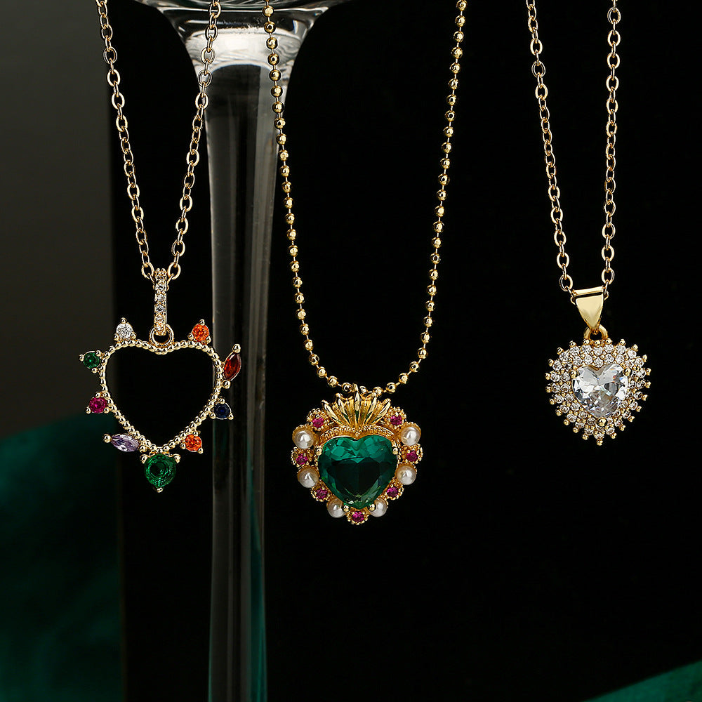 Elegante collana con pendente a cuore in zirconia in rame da donna con design geometrico minimalista e delicata catenina per clavicola