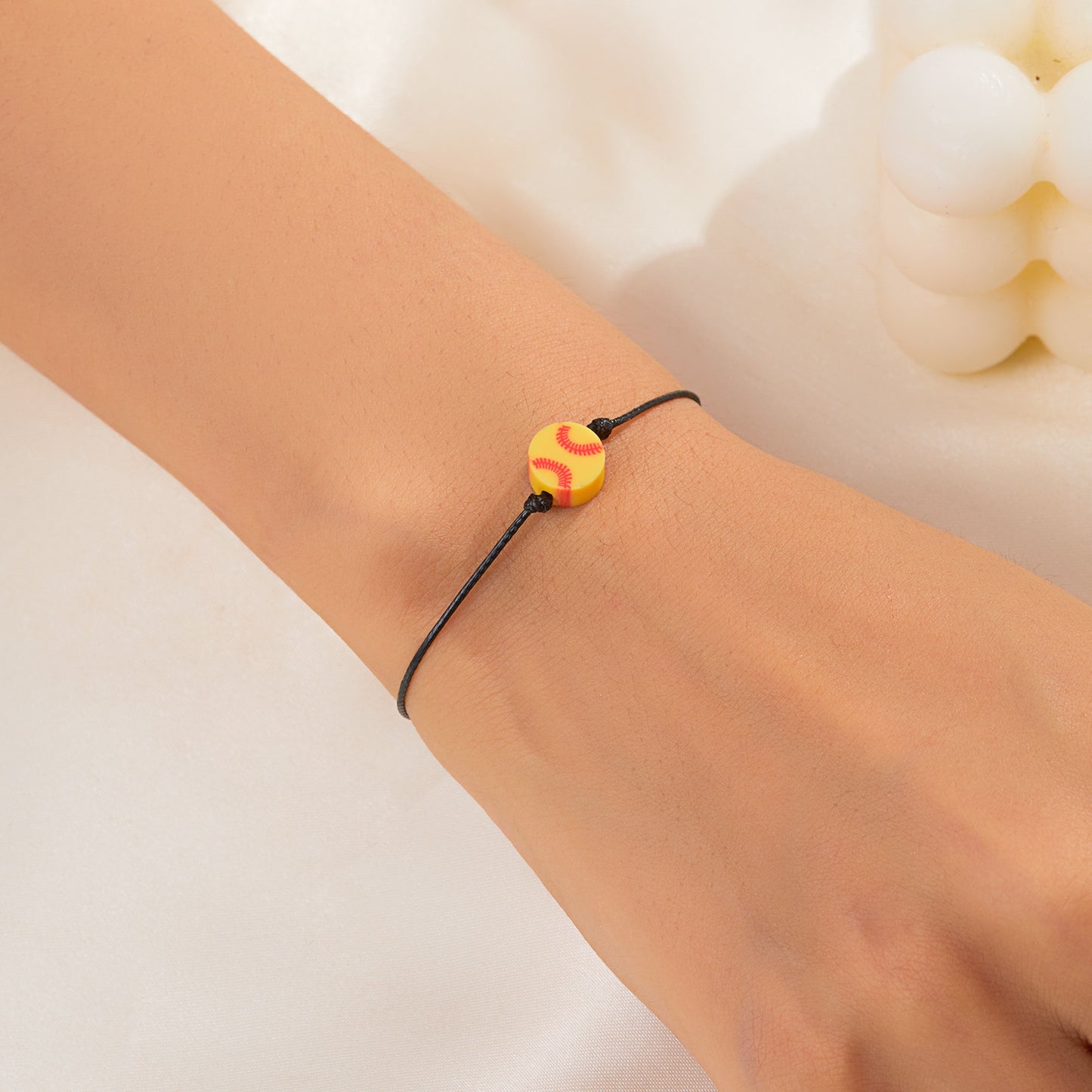 Bracciale da donna in resina placcata elegante a sfera intrecciata