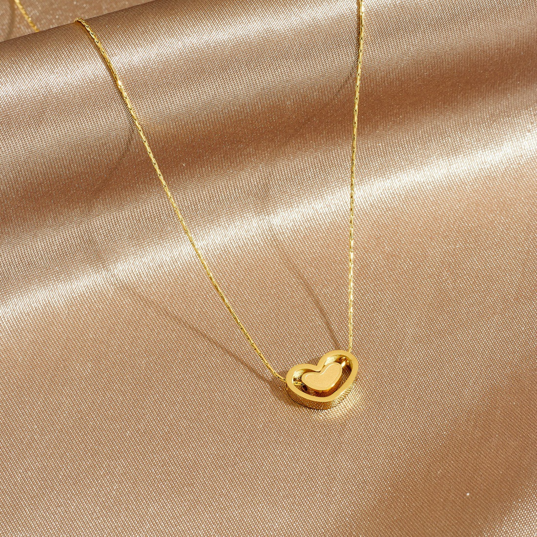 Minimalist Elegant Gold Plated Stainless Steel Heart Pendant Necklace for Women