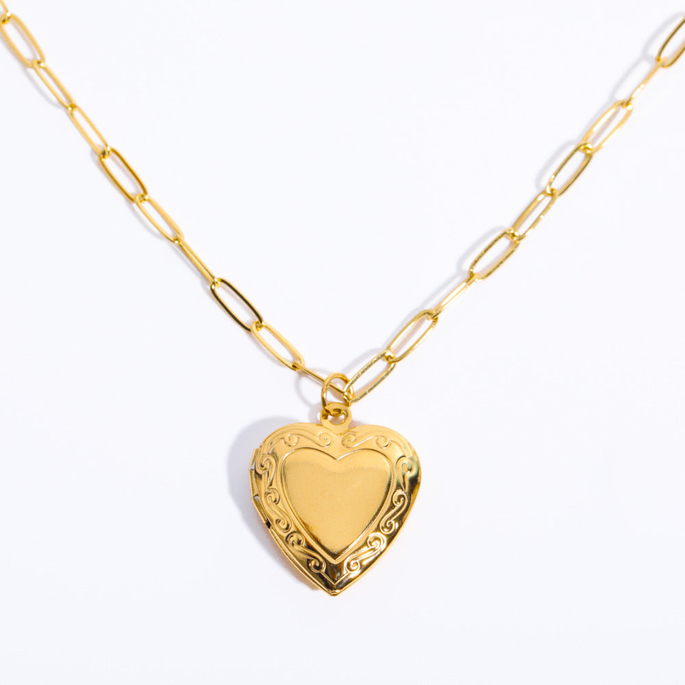 Fashionable Bow-Shaped Pendant Necklace with Gold Plated Copper, Adjustable Toggle Clasp, Butterfly Motif, Unisex Design