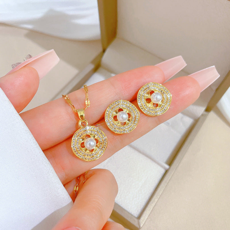 Set Minimalista di Collana e Orecchini con Perle Rotonde in Acciaio al Titanio con Finitura Placcata per Donna