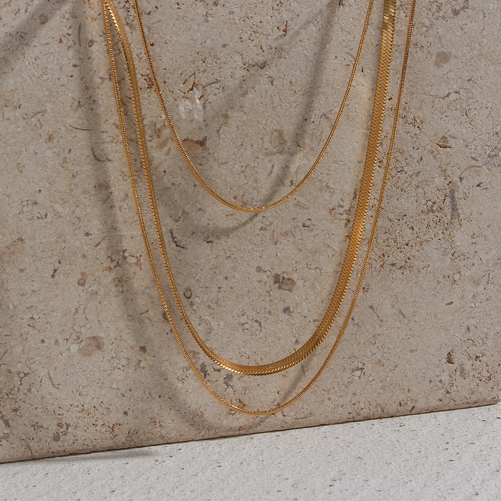 Collana alla Moda a Tre Strati Geometrica per Clavicola in Acciaio Inossidabile Placcato Oro 18K con Catena Serpente