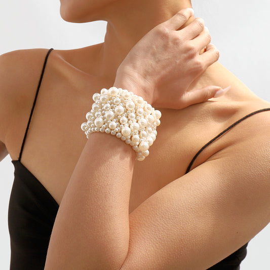 Bracciale da donna con perle geometriche Sweet-Edgy, design elastico a più file e finitura placcata