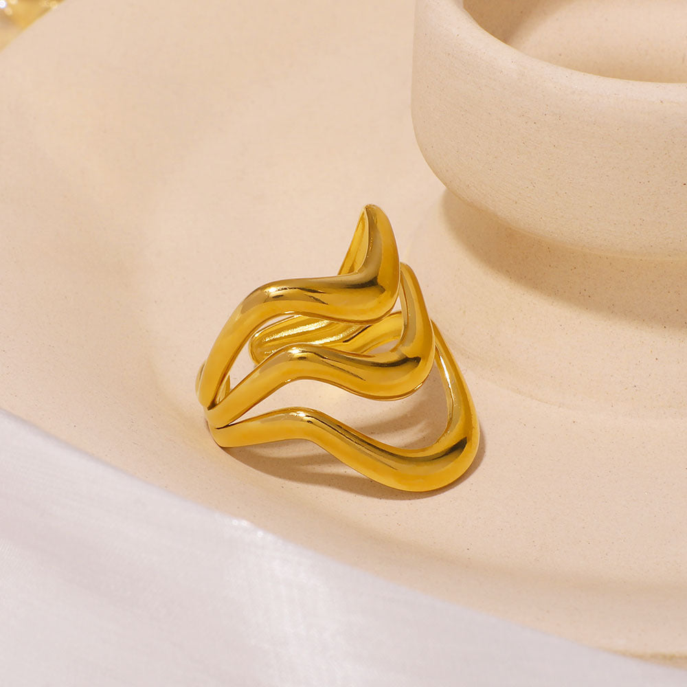 Geometric Wave Stainless Steel Ring with 18K Gold Plating and Polished Finish for Unisex Wear