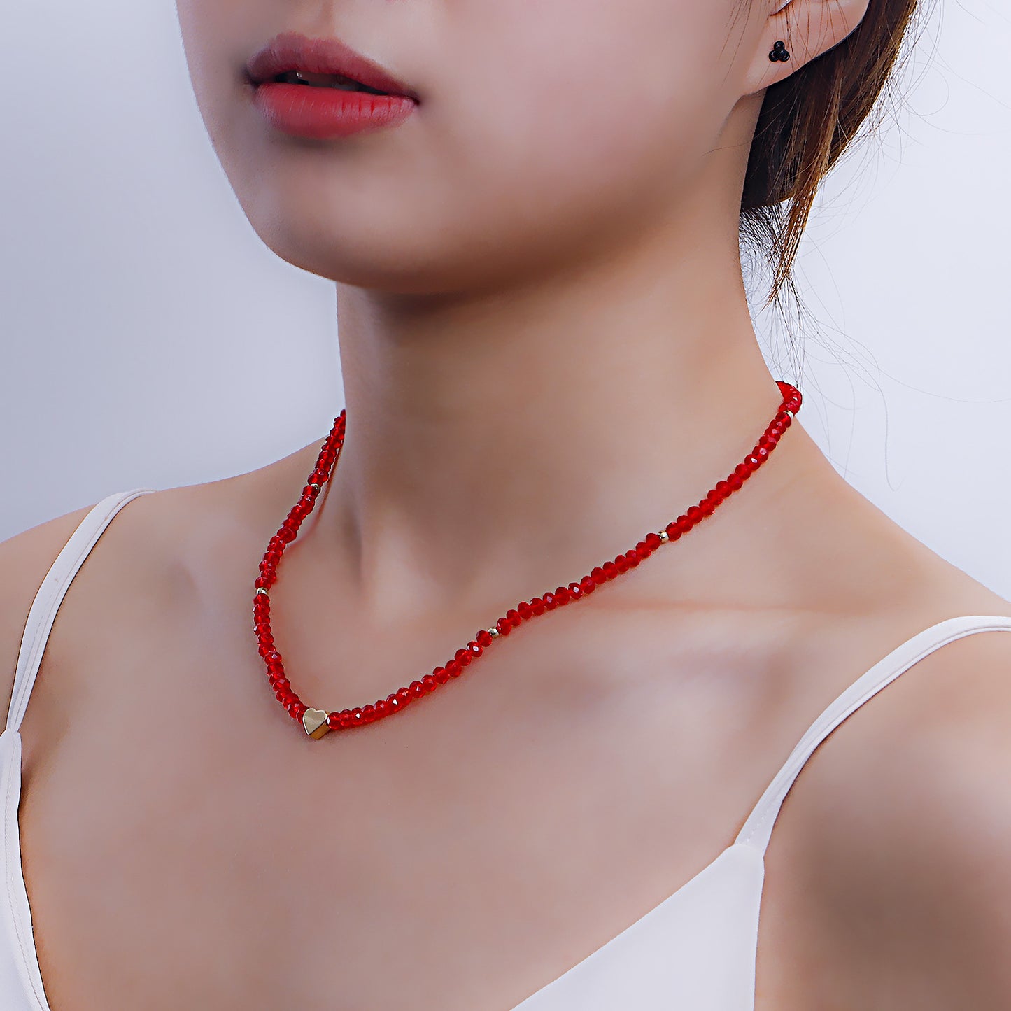 Minimalist Heart-Shaped Alloy Necklace with Rhinestone Accents for Women, Gold-Plated Clavicle Chain