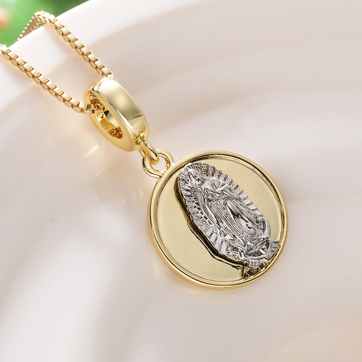Vintage Minimalist Round Brass Gold Plated Cubic Zirconia Virgin Mary Pendant Necklace