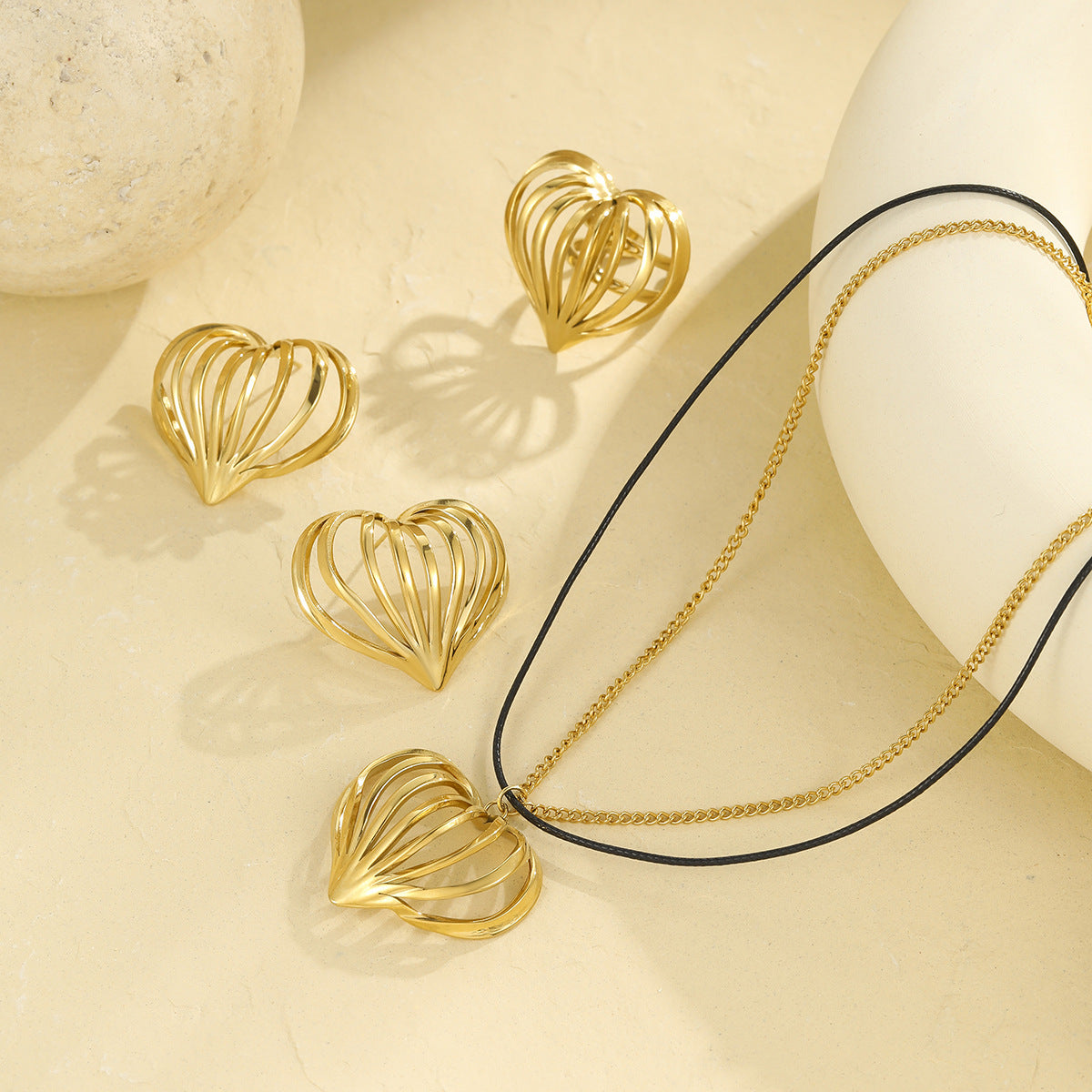 Minimalist Heart-Shaped Hollow-Out Stainless Steel Necklace with 18K Gold Plating for Women