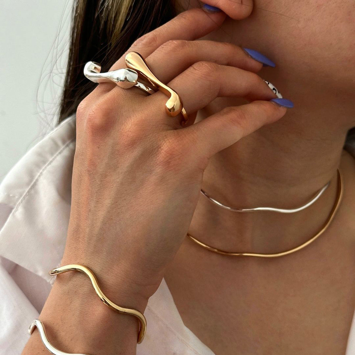 Anello aperto da donna minimalista con goccia d'acqua irregolare in acciaio inossidabile placcato oro 18 carati
