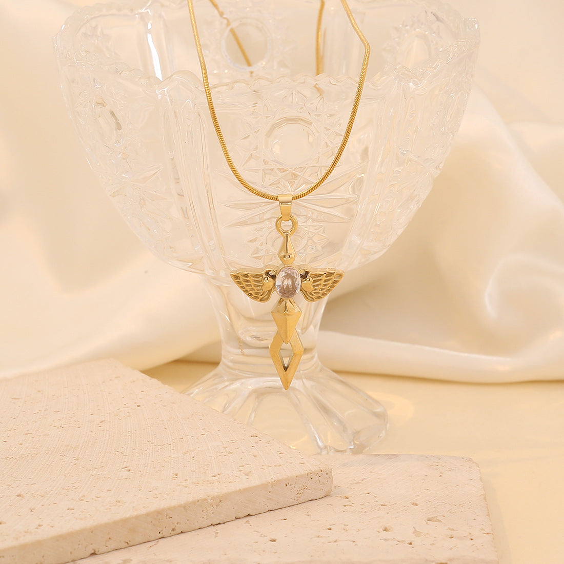 Collana con ciondolo a croce personalizzata in acciaio inossidabile da donna con stile minimalista moderno